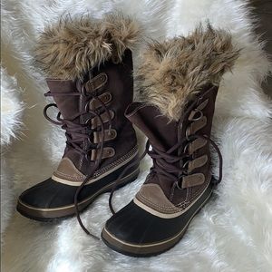 Snow boots